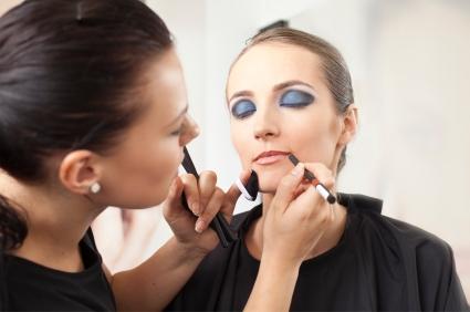How to Become a Makeup Artist