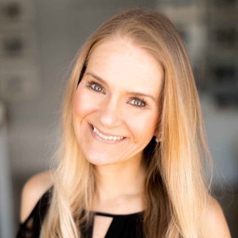 Headshot of Dr. Christiane Schroeter