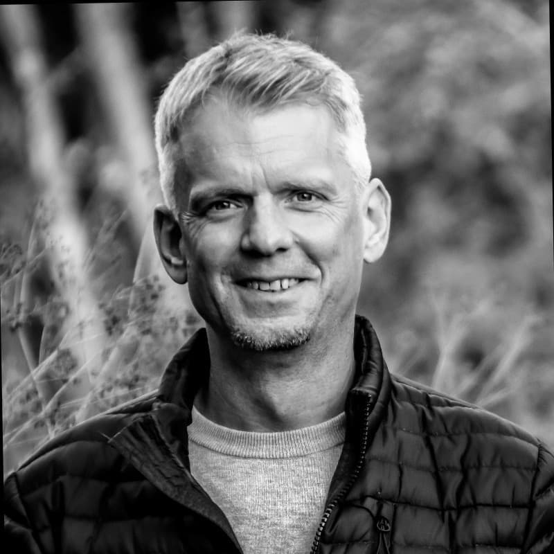 Headshot of Mark Niemann