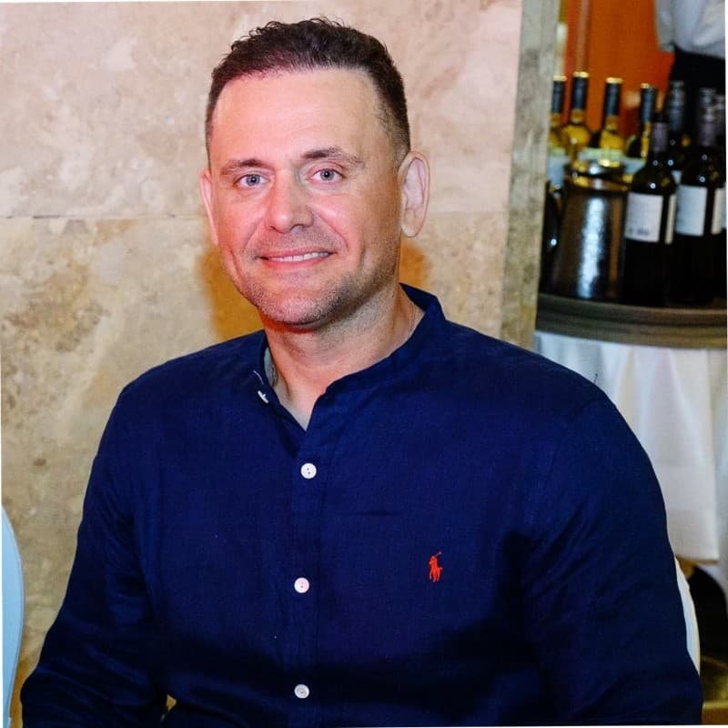 Headshot of Christopher Pappas