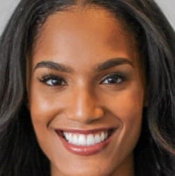 Headshot of Sarah Williams