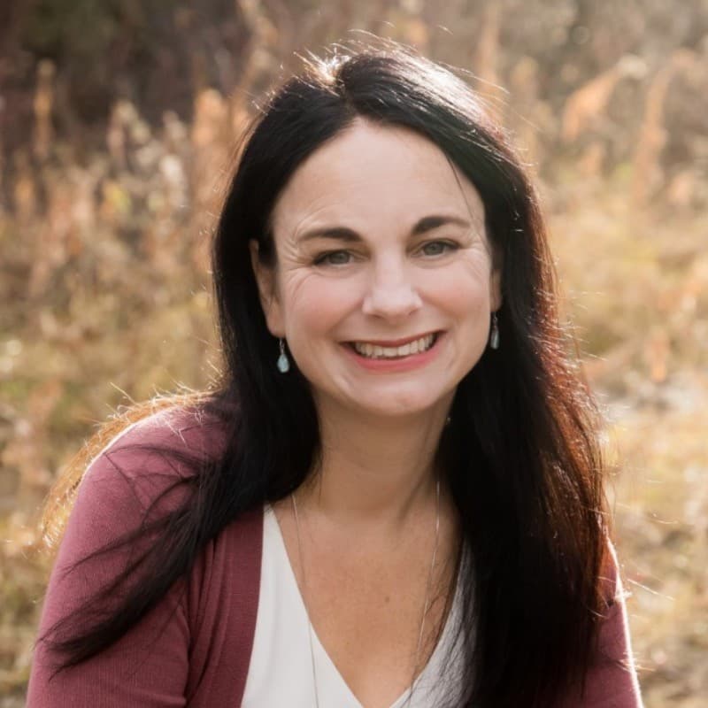 Headshot of Vivienne Livingstone