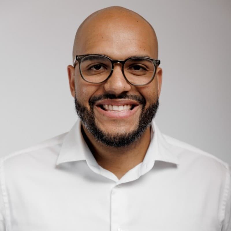 Headshot of Daniel Santos