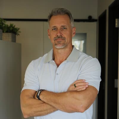Headshot of Chad Larson (NMD, DC)