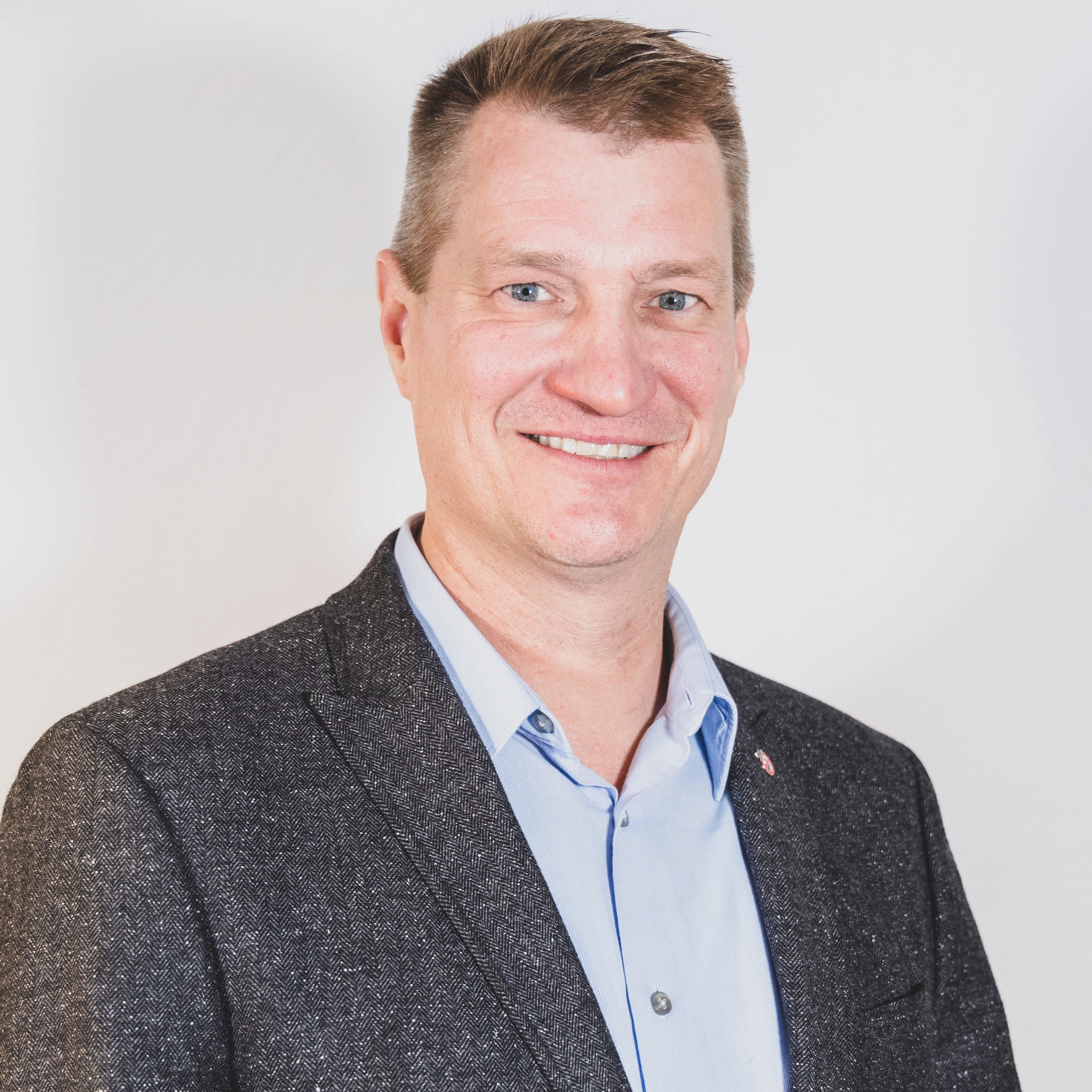 Headshot of Neal Duckworth