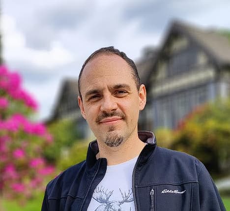 Headshot of Andres Bernot